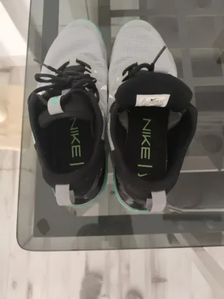 Zapatillas Nike grises y turquesa