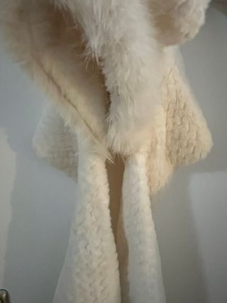 Peluche Panda, agenda, gorra blanca y bufanda.