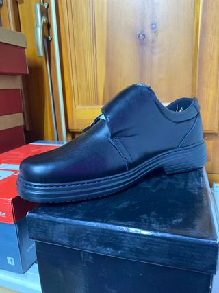 Zapato Pinoso Negro Velcro Hombre