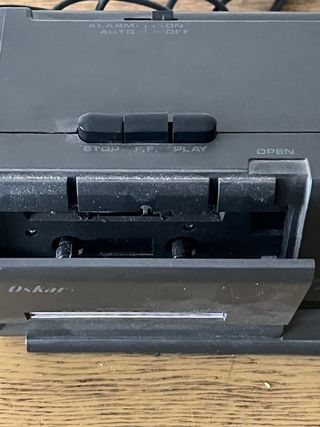 Radio despertador Oskar Cassette