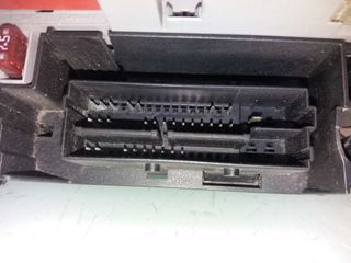 CAJA RELES / FUSIBLES OPEL CORSA D (4)