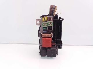 CAJA RELES / FUSIBLES OPEL CORSA D (4)