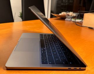 MacBook Pro 13” 2019 256GB i5 2,4GHz 8GB RAM