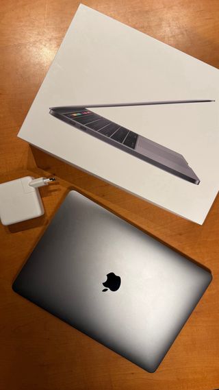 MacBook Pro 13” 2019 256GB i5 2,4GHz 8GB RAM