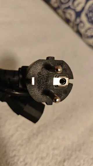 Cable de alimentación tipo F  conector C13