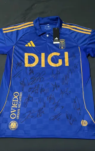 Camiseta Real Oviedo Firmada Plantilla