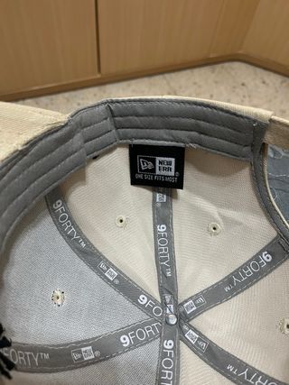 Gorra New Era NY Beige