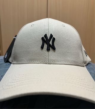 Gorra New Era NY Beige