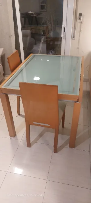 Tavolo da pranzo in legno e vetro con 3 sedie
