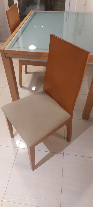 Tavolo da pranzo in legno e vetro con 3 sedie