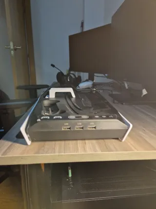 Se vende soporte para la play 5