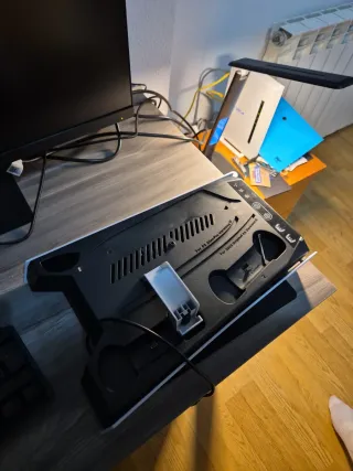 Se vende soporte para la play 5