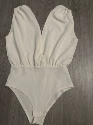 Body blanco escote pico