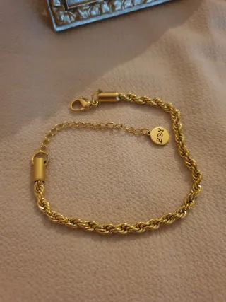 Pulsera chapada en oro