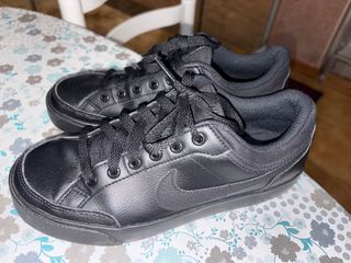 Deportivas Nike Negras Talla 37.5