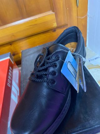 zapatos con cordones negro de hombre