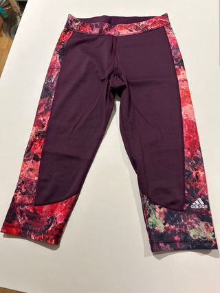 Mallas Adidas hasta la rodilla. Talla M