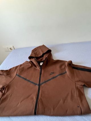 Nike Tech Fleece Marrón