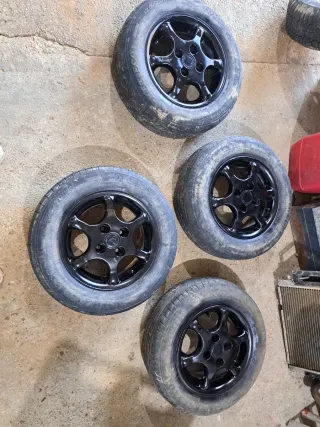 Llantas Clásicas Negras (Juego de 4)