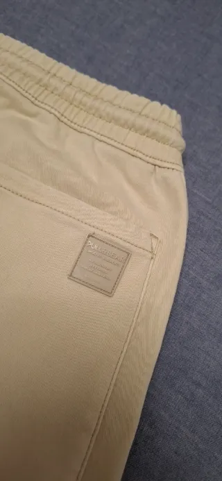 Pantalón beige con cordón