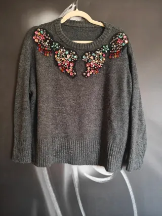 Jersey gris con pedrería