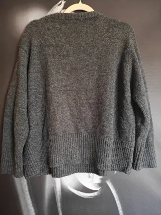 Jersey gris con pedrería