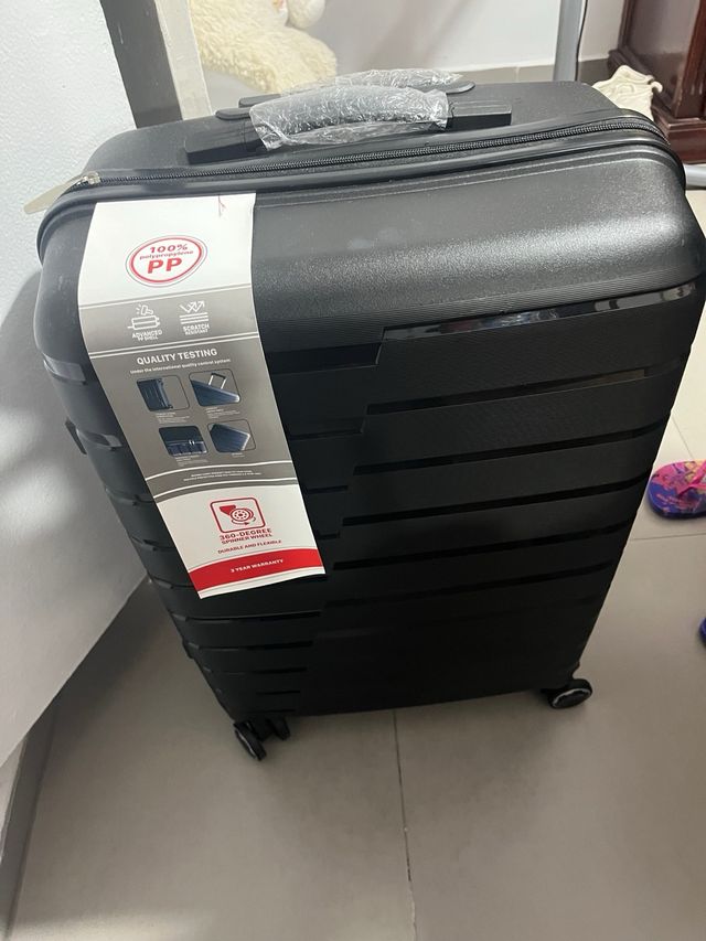 Maleta de viaje negra