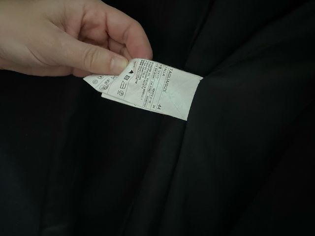 abrigo negro muy bonito y estiloso