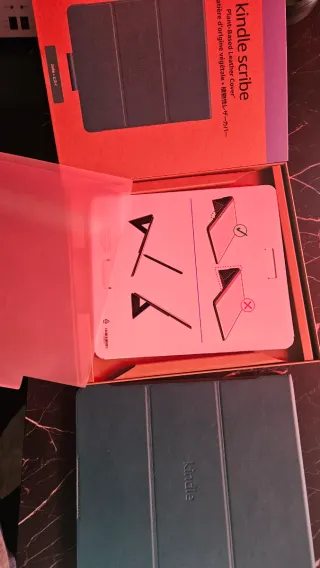 Kindle Scribe 2024 64Gb Verde Giada con la sua custodia originale