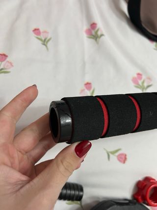 Manubri regolabili e barra di pesi