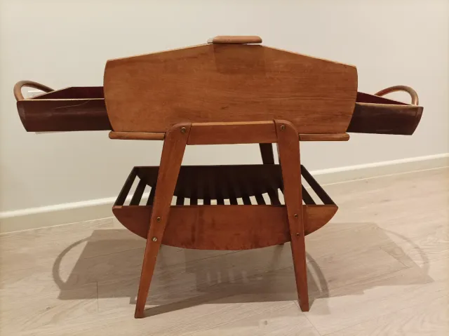 Mueble auxiliar antiguo persianas