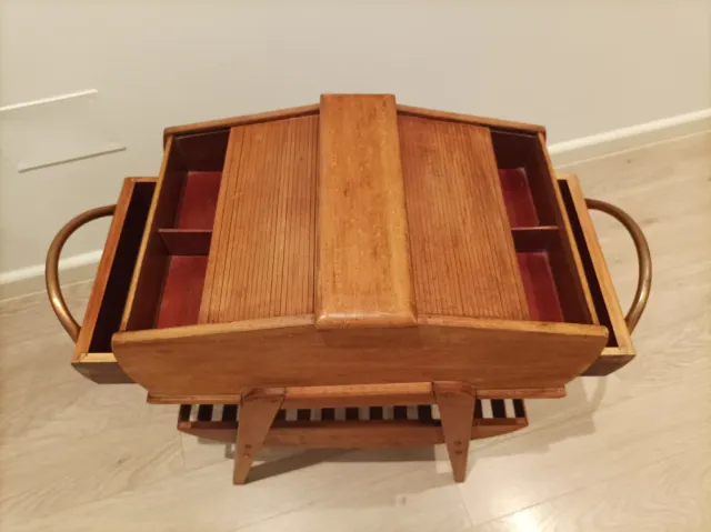 Mueble auxiliar antiguo persianas