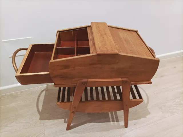 Mueble auxiliar antiguo persianas