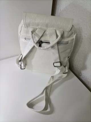 Mochila antirrobo blanca con bolsillos