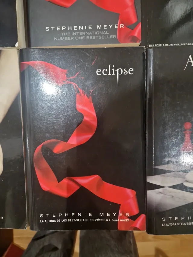 Crepúsculo (Saga Crepúsculo 1) (Spanish Edition)