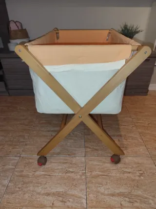 Moisés Minicuna madera