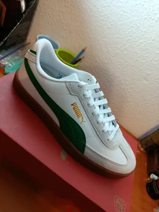 Zapatillas Puma Blancas y Verdes