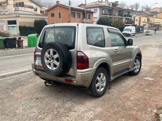 Mitsubishi Montero 2006