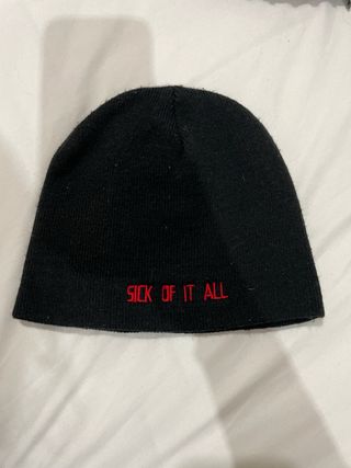Gorro negro Sick of It All con dragón rojo