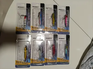 Lote 8 señuelos pesca 30gr colores variados