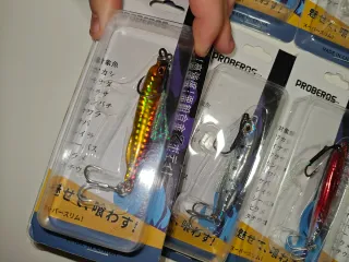 Lote 8 señuelos pesca 30gr colores variados