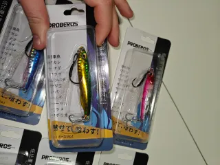 Lote 8 señuelos pesca 30gr colores variados