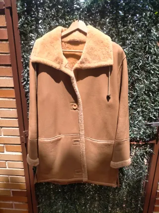 Chaquetón piel vuelta beige/marrón