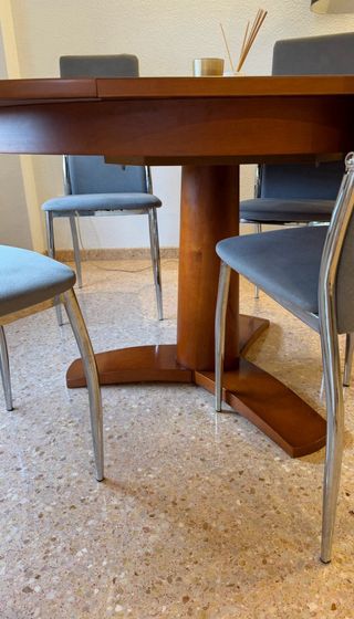 Mesa comedor y 4 sillas