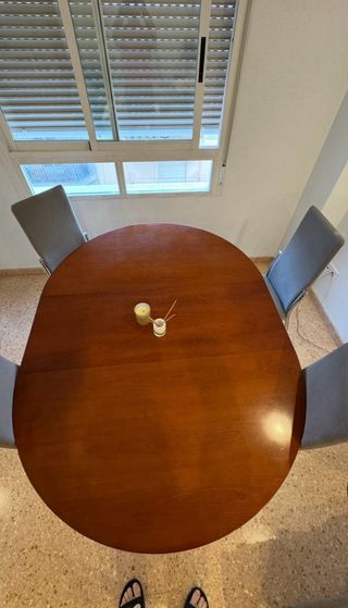 Mesa comedor y 4 sillas