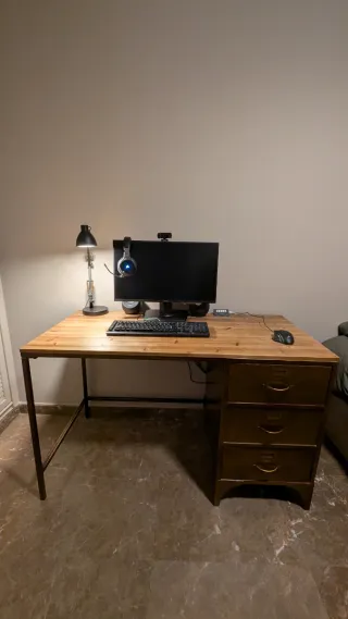 Escritorio madera y metal