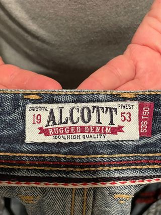 Pantalón vaquero con parches