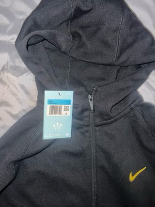 Conjunto Nike NOCTA Negro y Dorado