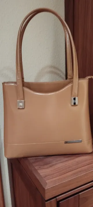 Bolso rígido camel