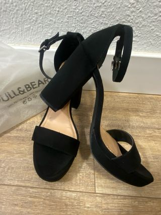 Zapatos de tacón negros